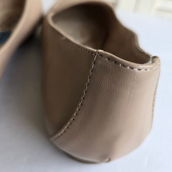 Cliff's by White Mountain Women's Size 7.5 Gracefully Smooth Taupe Loafers - Picture 8 of 16